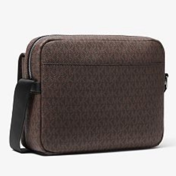 Michael Kors Cooper Unisex Messenger Camera Bag - Picture 3 of 6